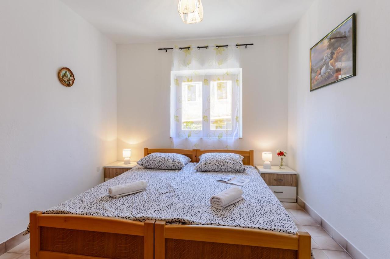 Apartments By The Sea Sumartin, Brac - 2952 Екстериор снимка