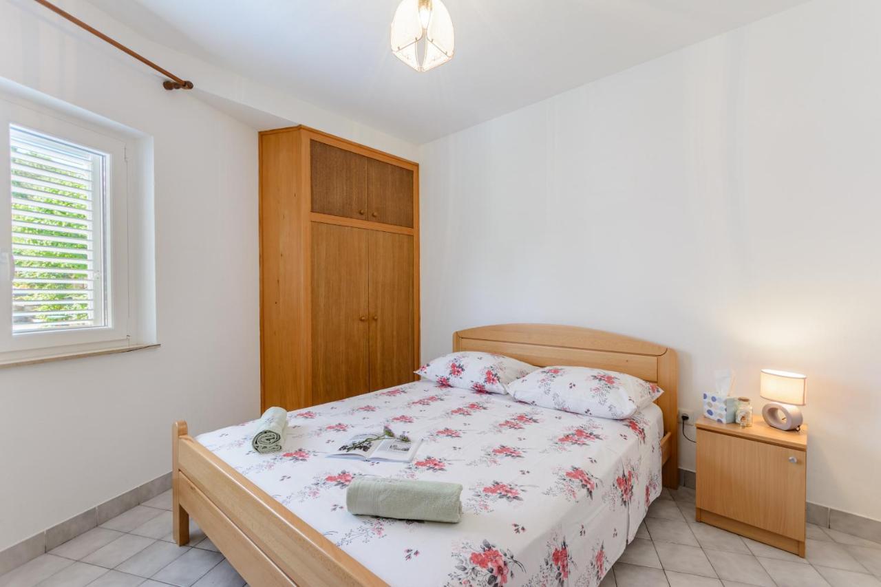 Apartments By The Sea Sumartin, Brac - 2952 Екстериор снимка