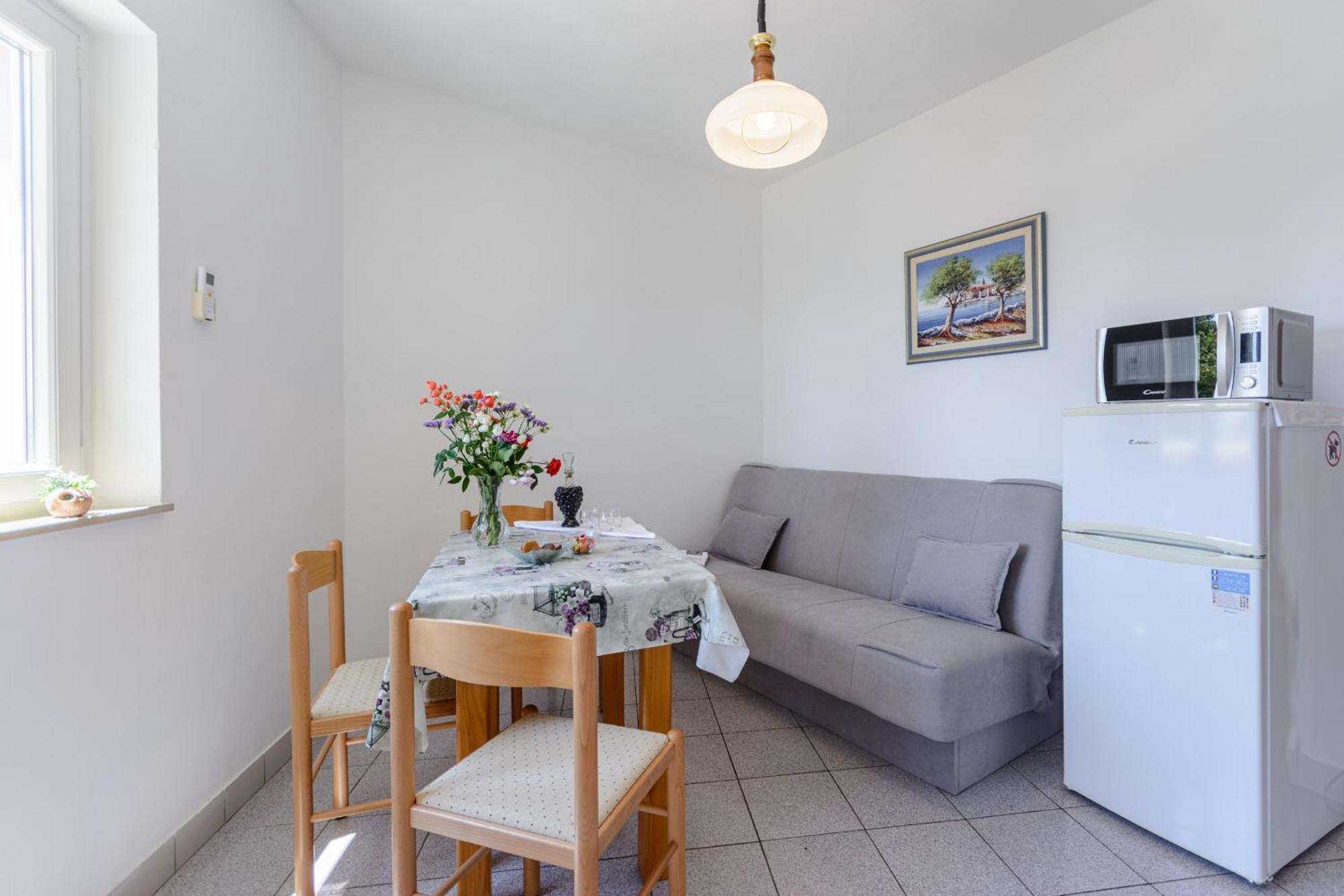 Apartments By The Sea Sumartin, Brac - 2952 Стая снимка
